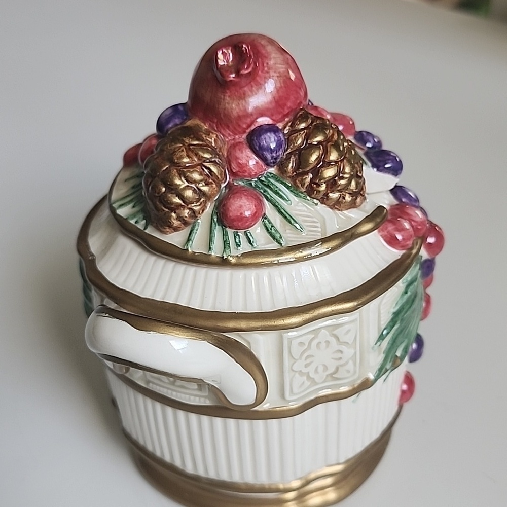 Fitz and Floyd Classics 1990 Winter Spice Christmas Sugar bowl with lid - Picture 5 of 8